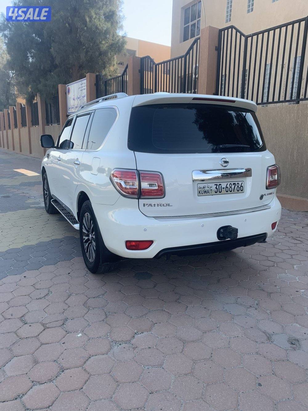 نيسان باترول بلاتنيوم وارد الباابطينن4