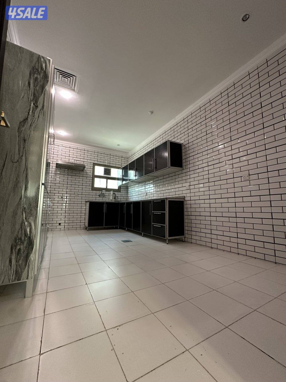 شقه الدعيه المساحة ٢٠٠ متر1