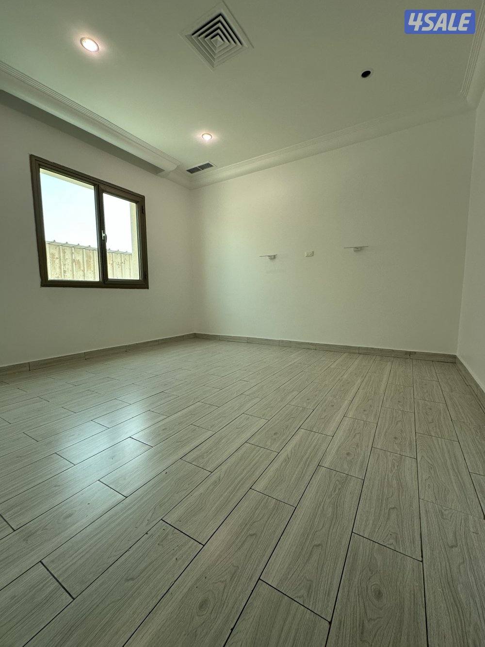 شقه الدعيه المساحة ٢٠٠ متر5