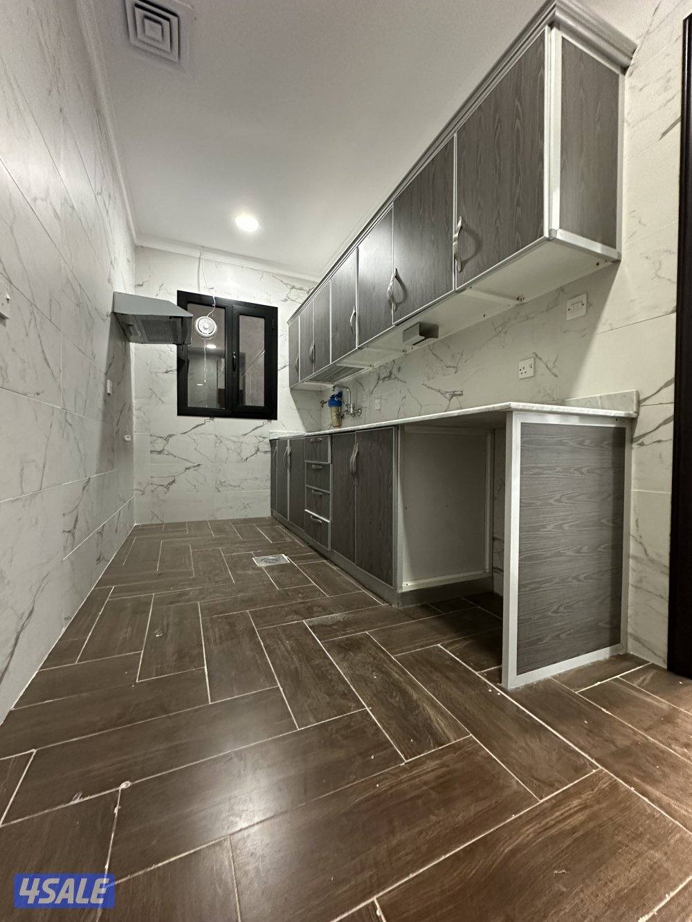 سرداب بالرميثيه المساحة ٢٥٠ متر الإيجار ٥٠٠5