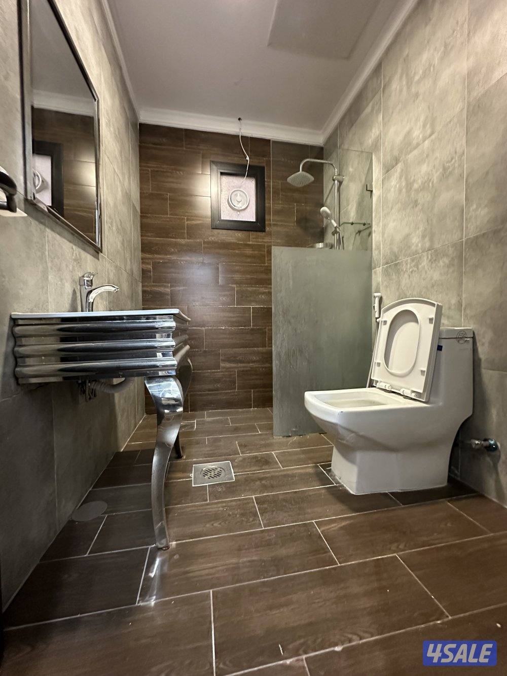 سرداب بالرميثيه المساحة ٢٥٠ متر الإيجار ٥٠٠6