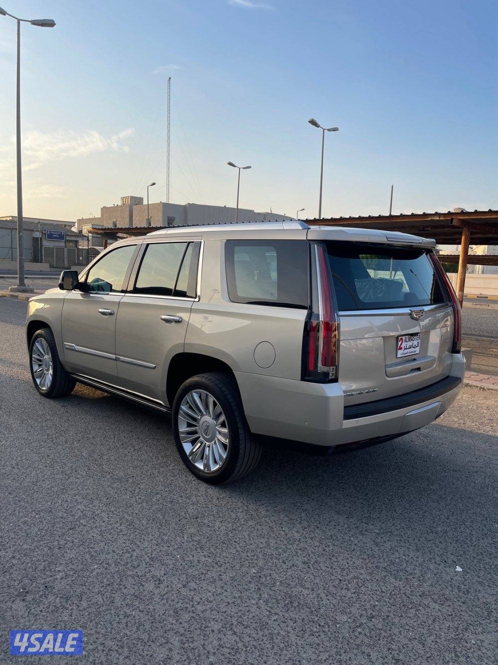 كاديلاك اسكاليد بلاتينوم وارد قطر صبغ الوكاله شرط الفحص3