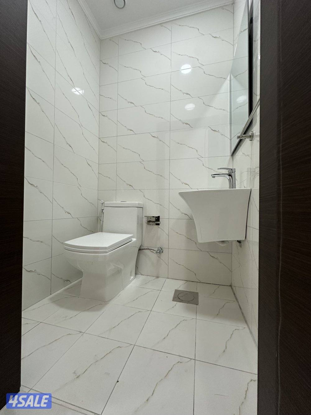 شقه برميثيه شقه سوبر ديلوكس مساحة ٢٠٠ متر4