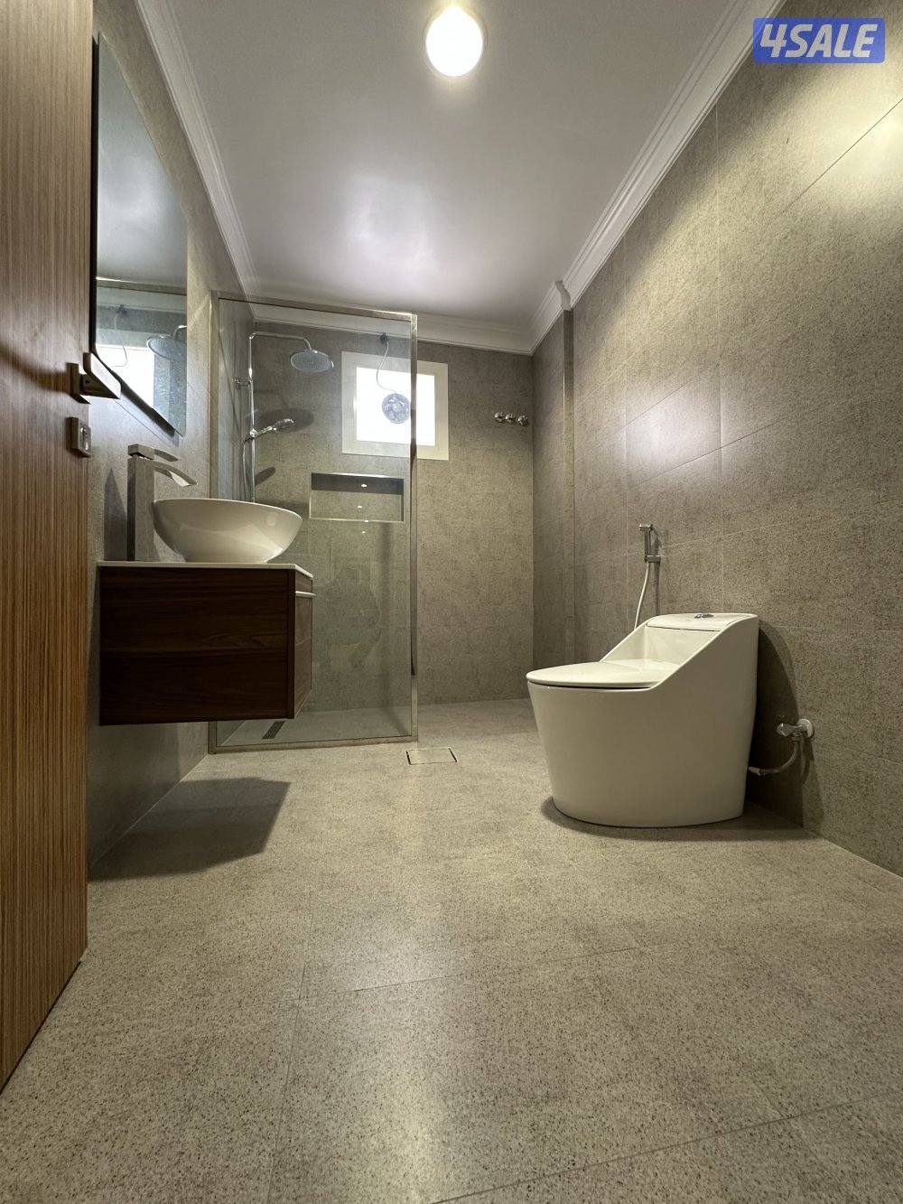 دور وربع للايجار تشطيب ديلوكس منطقه الصديق المساحة ٢٧٥ م5