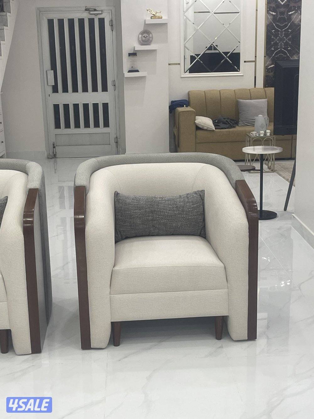 تفصال وتنجيد جميع موديلات الكنب وتفصال ستاير ويفي الفندقيه وديوانيات0