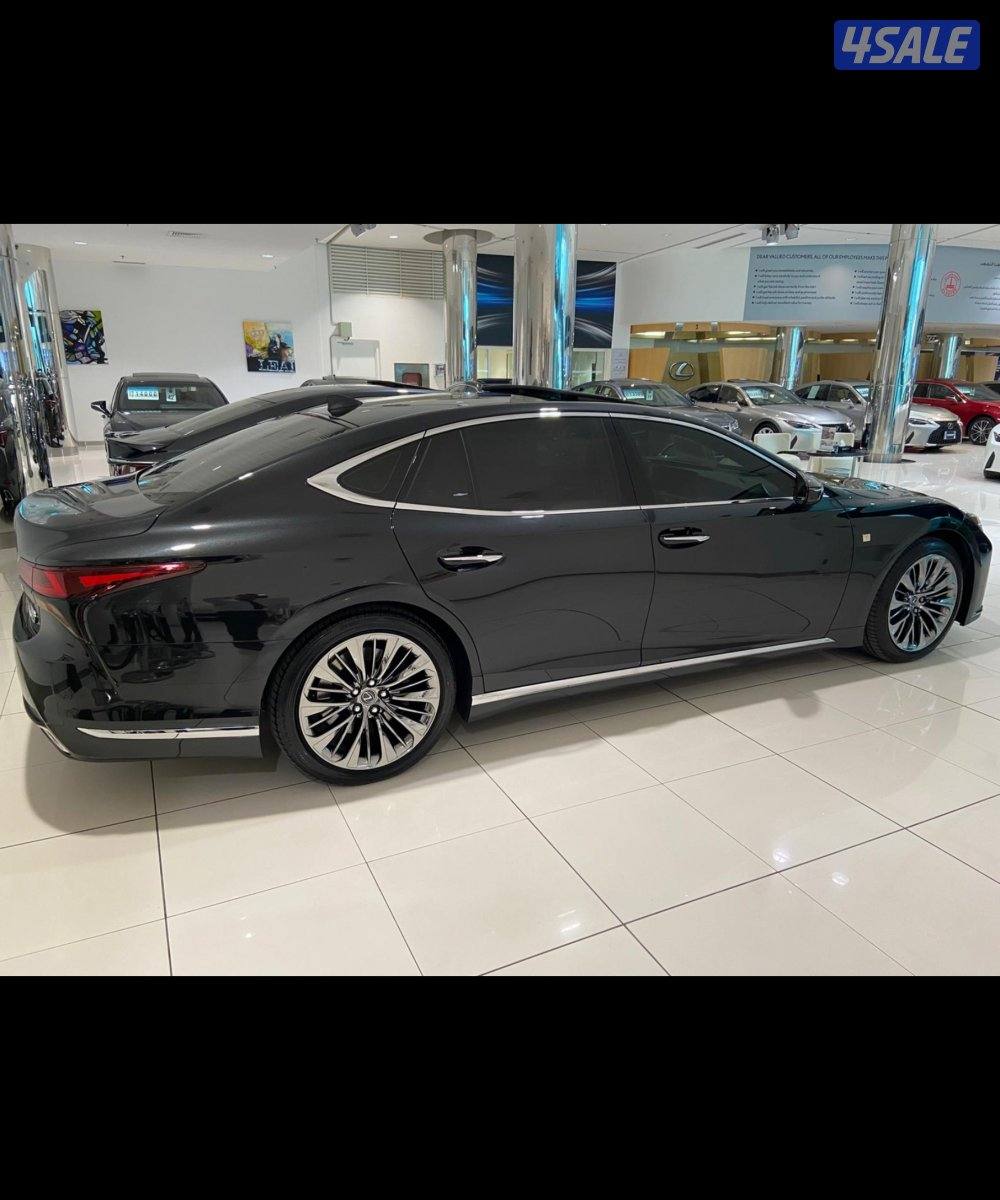 للبيع لكزس Luxury بحالة الوكالة لون اسود ملكي داخلية تان حماية كاملة3
