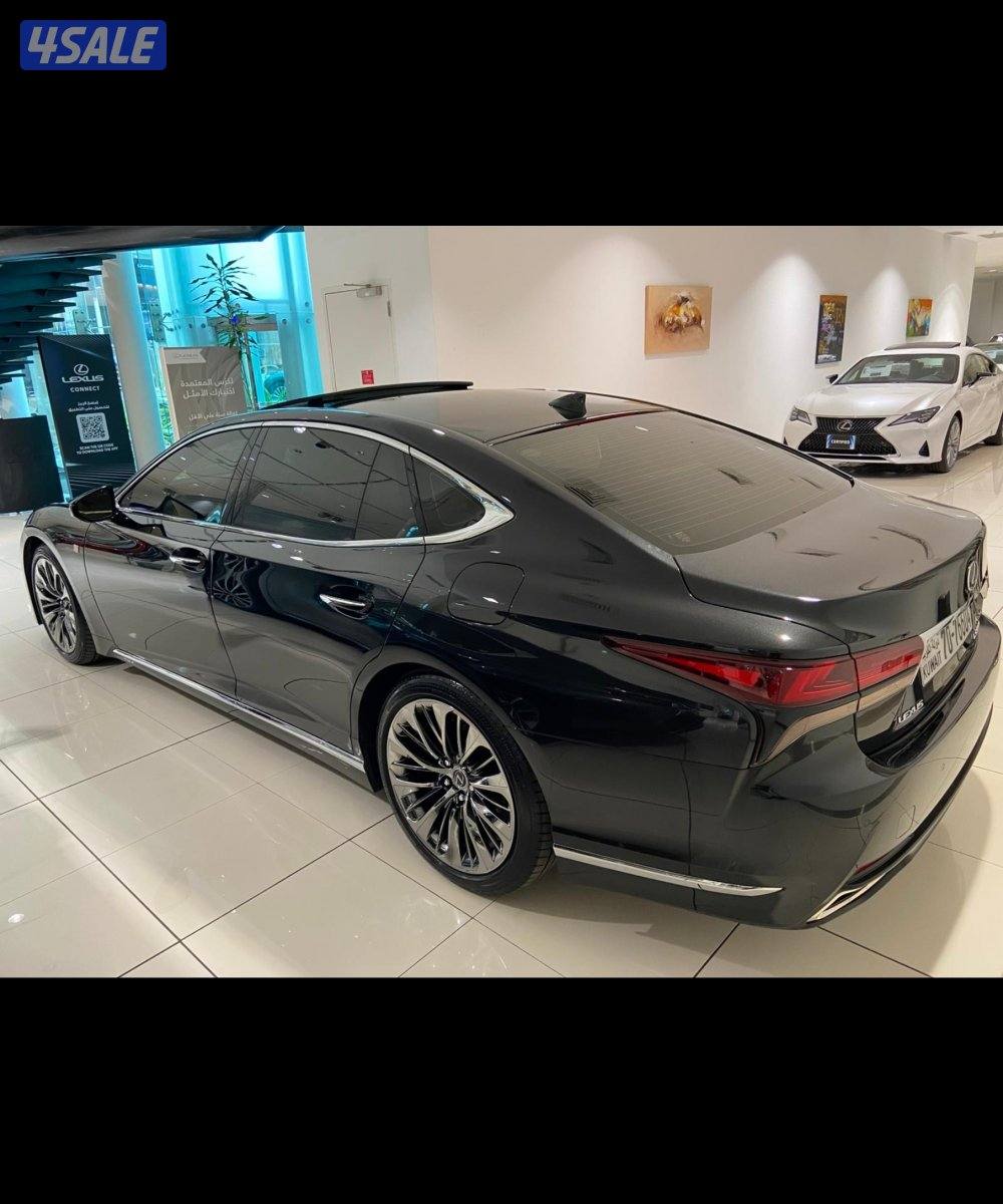 للبيع لكزس Luxury بحالة الوكالة لون اسود ملكي داخلية تان حماية كاملة4