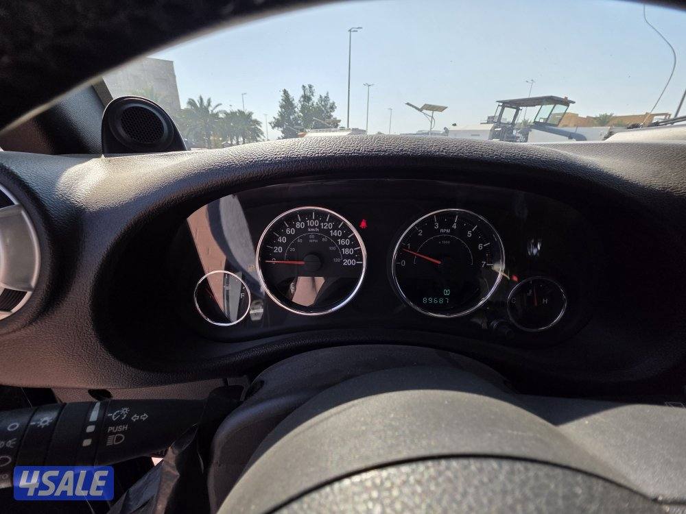 للبيع جيب رانجلر قير عادي2