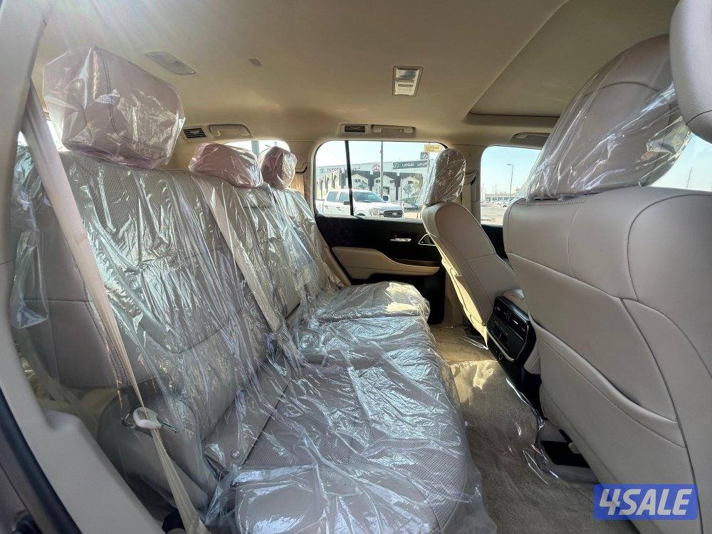 تويوتا لاند كروزر GX.R AEROs
 twin turbo.V6
موديل 2023
ماشى 82.000 k.m4