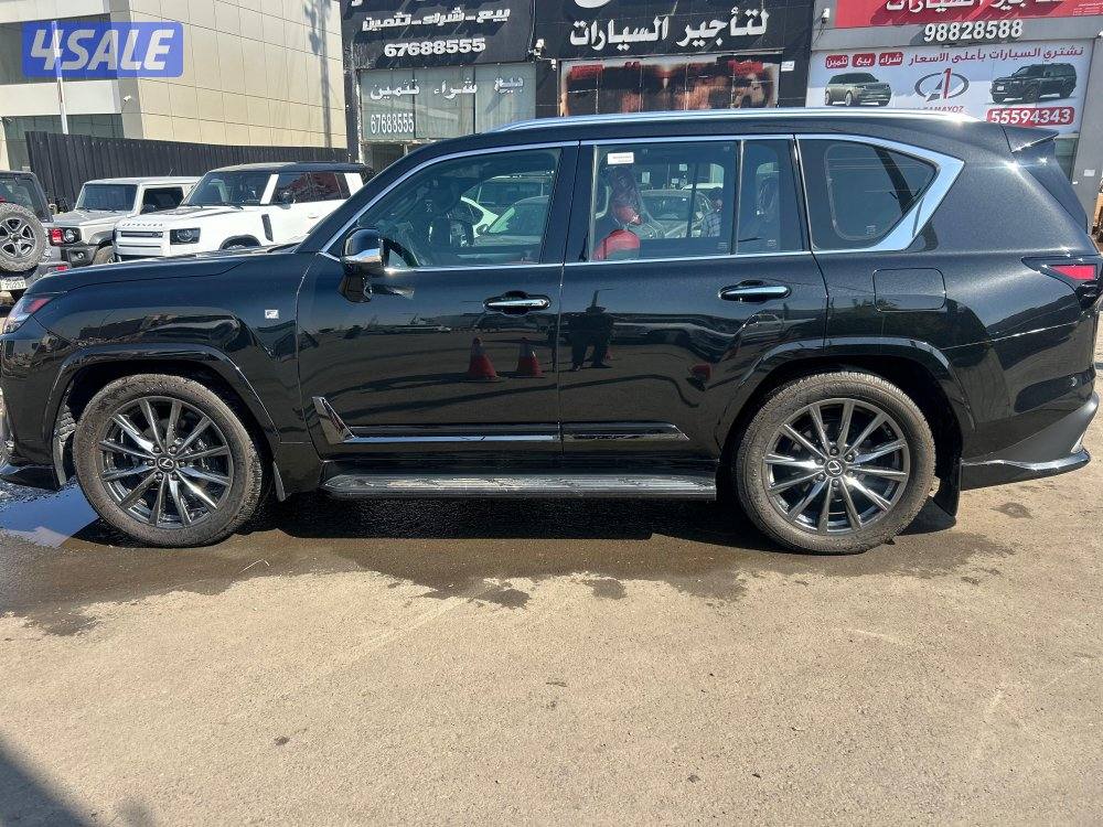 لكزس F.SPORT LX600
twin turbo.V6
موديل 2024 
ماشى 11.000 k.m3