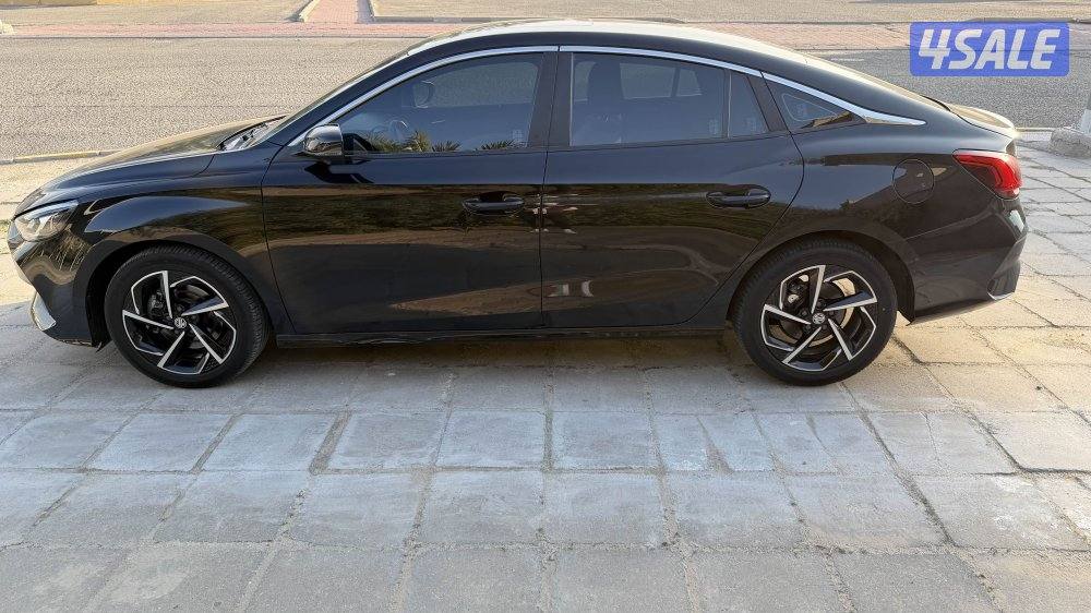 بيعة سريعة MG صالون GT1