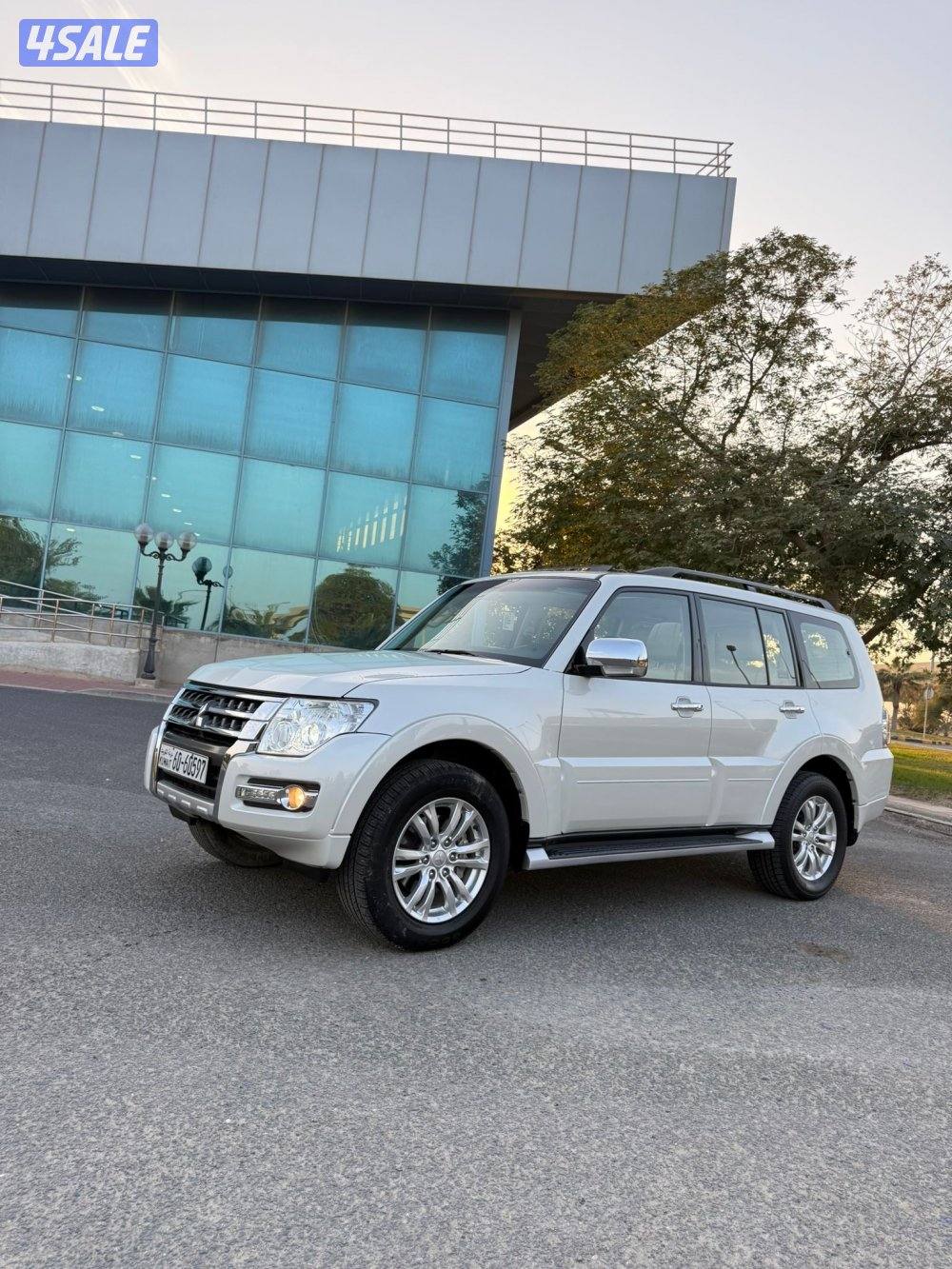 باجيرو 2022 فل اوبشن المكينه الكبيره فتحه وجلد لون صدفي صبغ الوكاله1