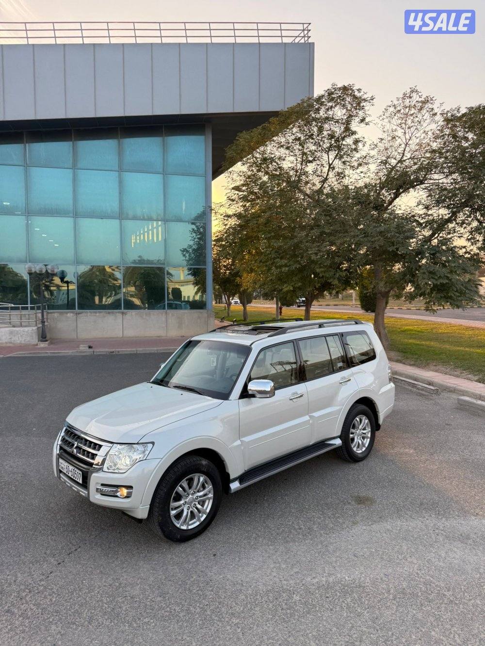 باجيرو 2022 فل اوبشن المكينه الكبيره فتحه وجلد لون صدفي صبغ الوكاله5