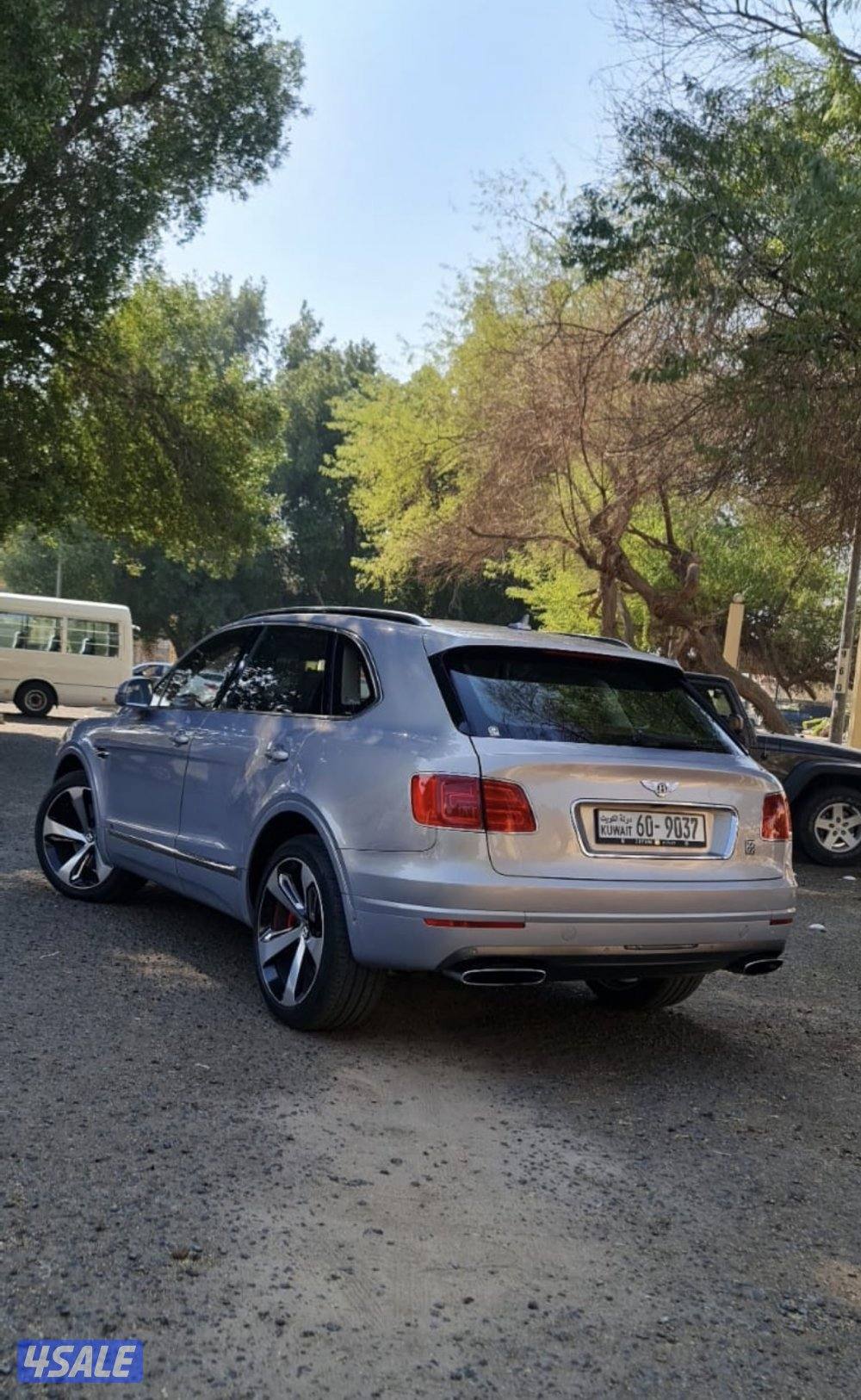 للبيع بنتلي بينتاجا 20172