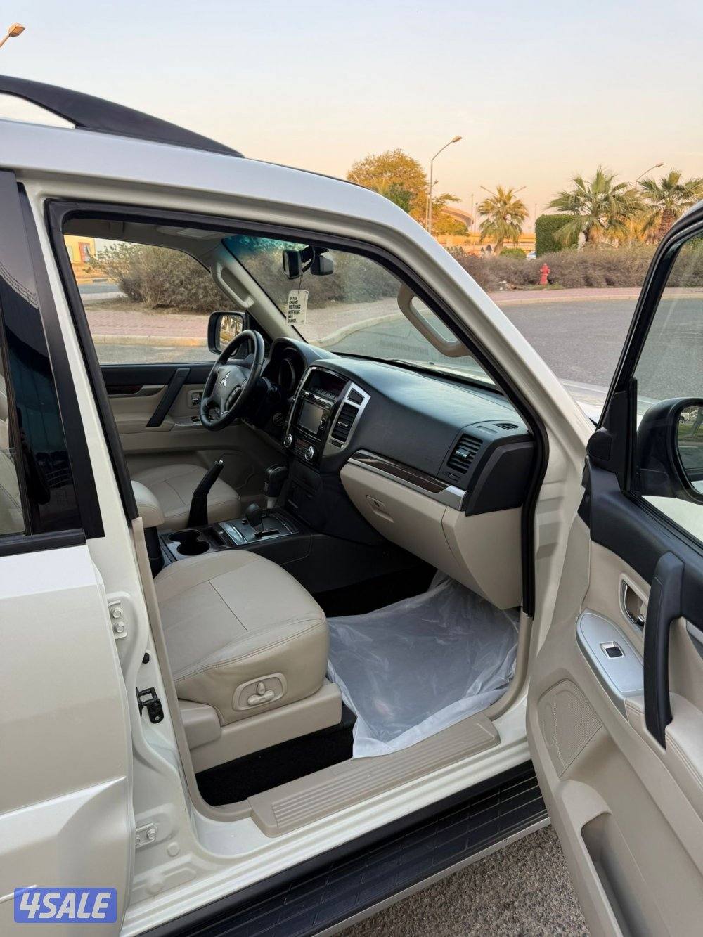 باجيرو 2022 فل اوبشن المكينه الكبيره فتحه وجلد لون صدفي صبغ الوكاله9