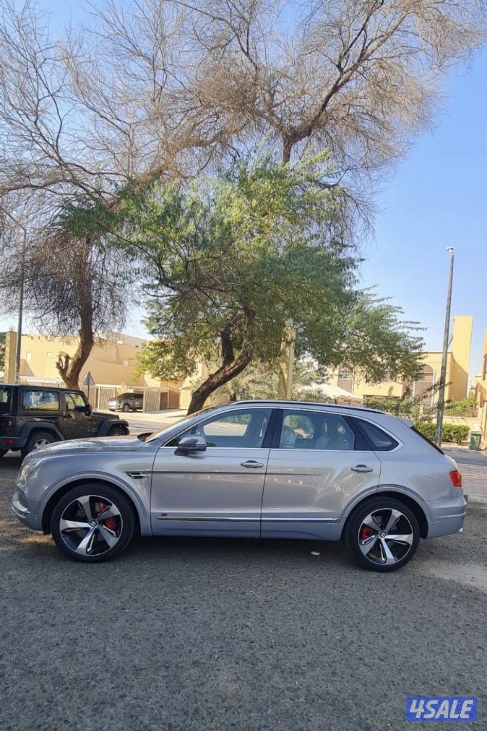 للبيع بنتلي بينتاجا 20175