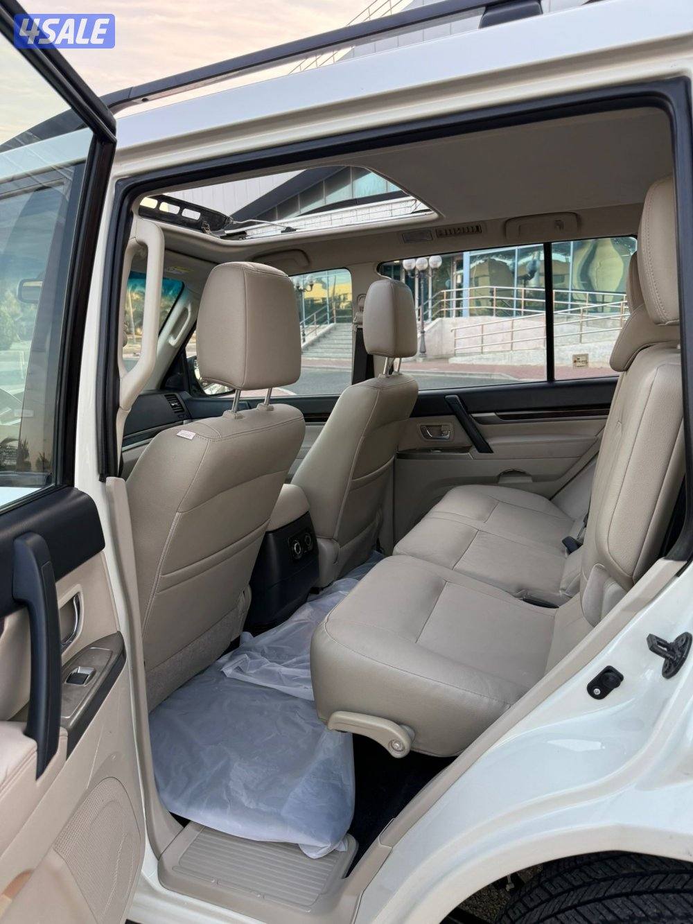 باجيرو 2022 فل اوبشن المكينه الكبيره فتحه وجلد لون صدفي صبغ الوكاله12