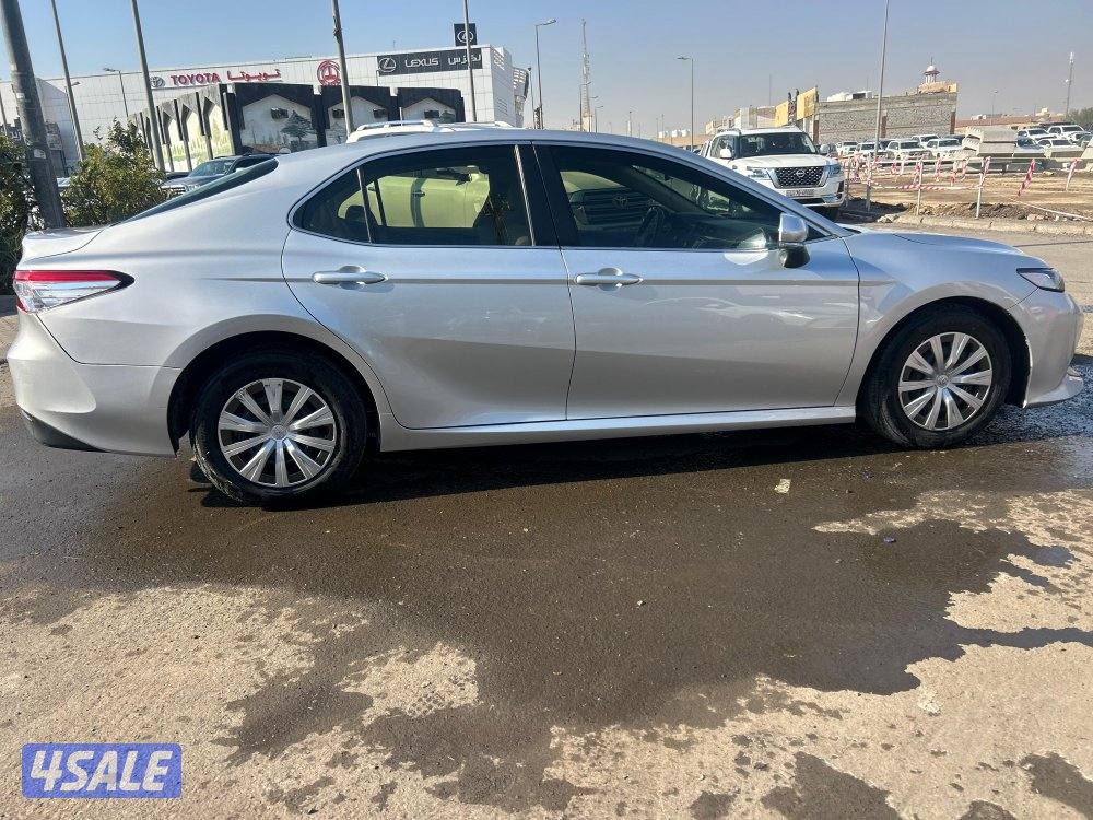 تويوتا كامرى.V4 -LE 
موديل 2019
ماشى 101.000 k.m 
وارد الساير.2