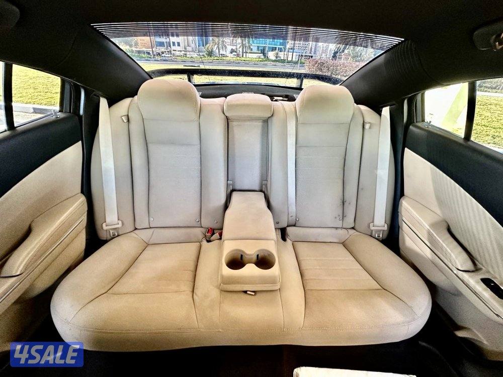 دودج تشارجر - الموديل:2012 - العداد:27011