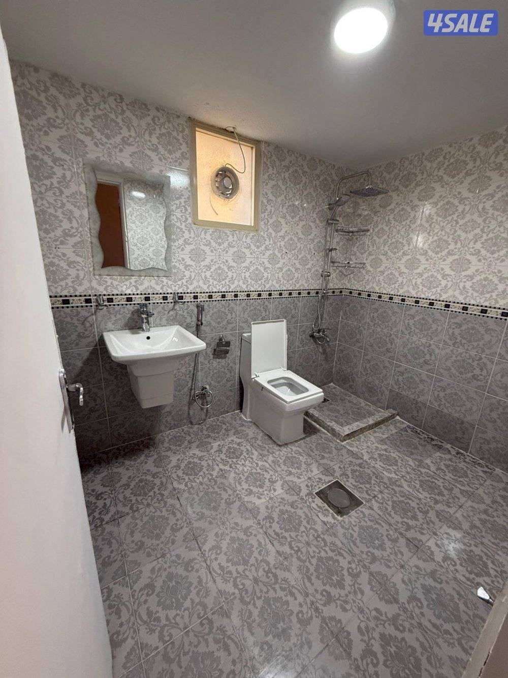 شقق للايجار خلو وفاضي غرفة وصالة ومطبخ وحمام تشطيب سرير لوكس3