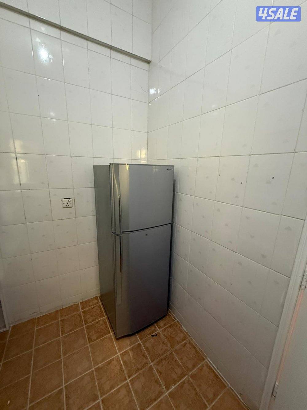 شقق للايجار خلو وفاضي غرفة وصالة ومطبخ وحمام تشطيب سرير لوكس8