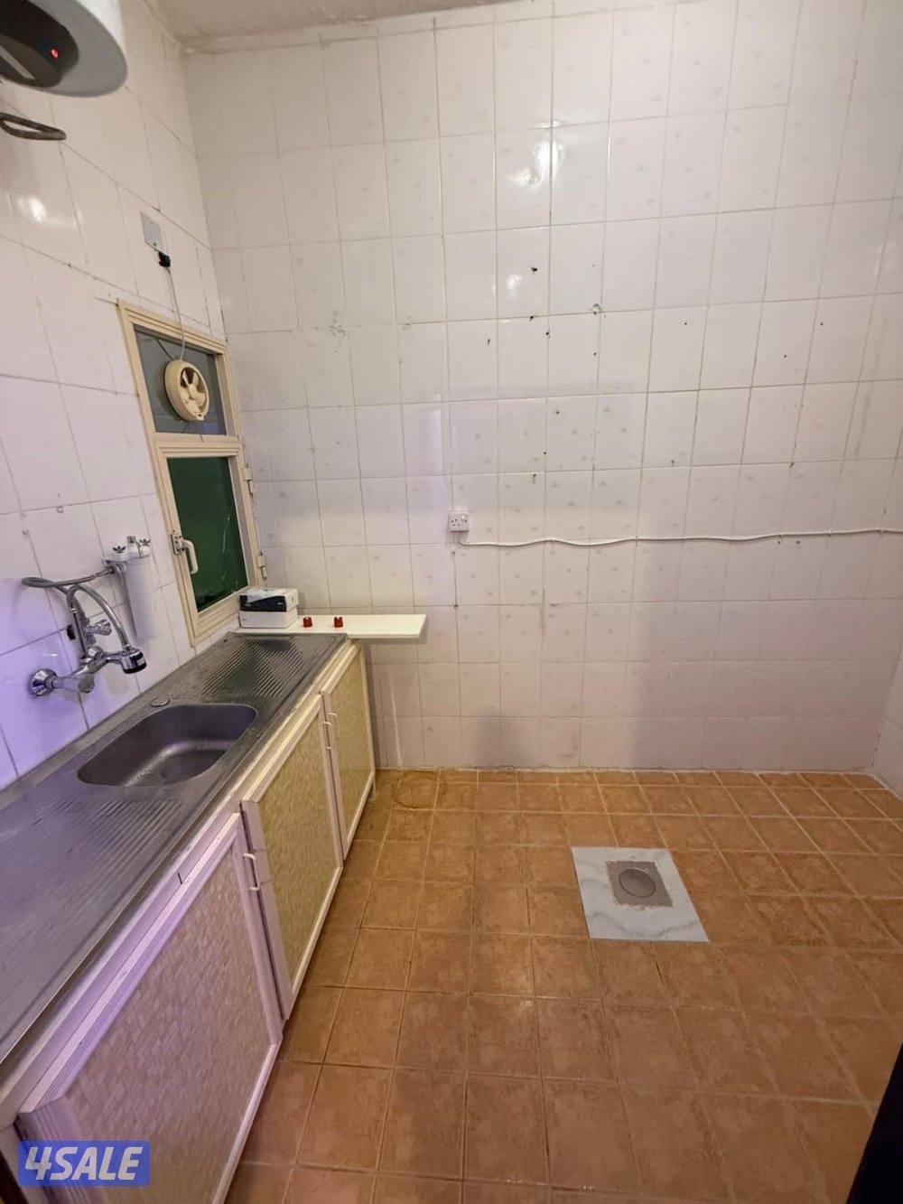 شقق للايجار خلو وفاضي غرفة وصالة ومطبخ وحمام تشطيب سرير لوكس12