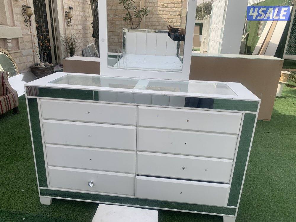 اثاث للبيع نظيف دوانيه و غرفة نوم و صالة معيشة4