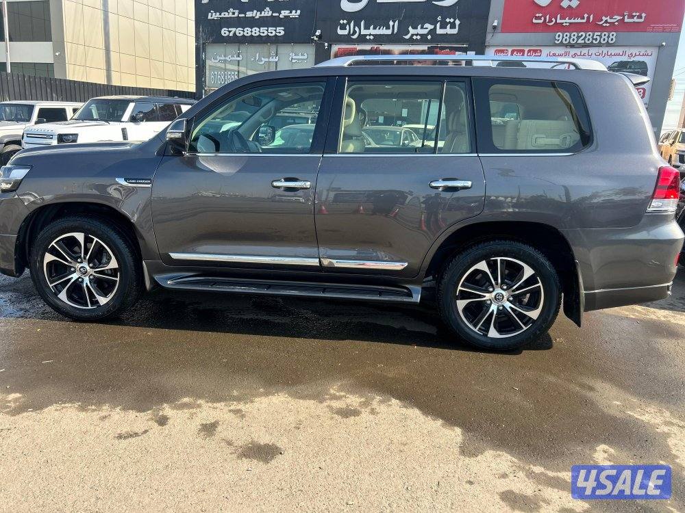 لاند كروزر GX.R-قراند تورينق .V8
موديل 2021
ماشى 125.000 k.m3