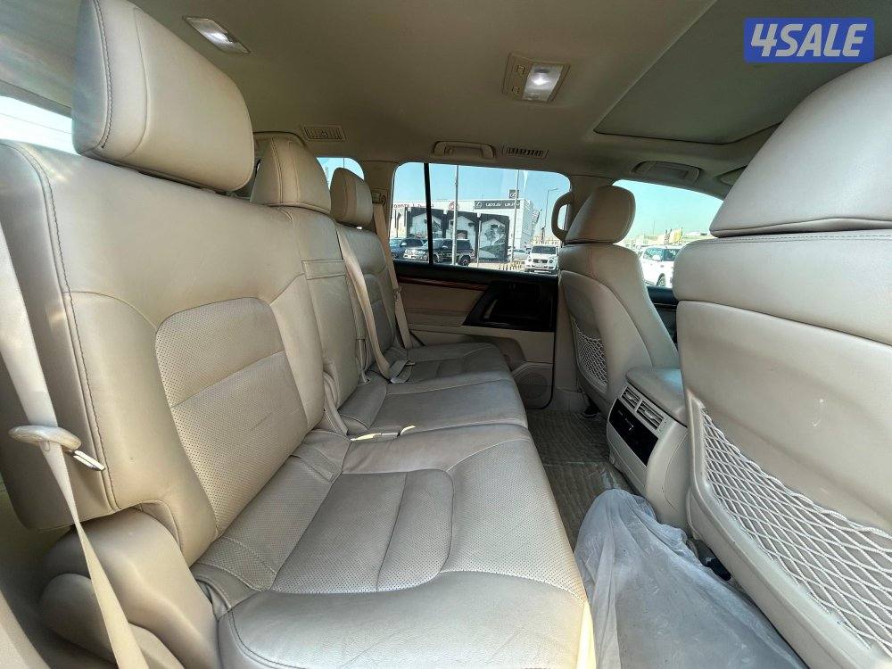 تويوتا لاند كروزر GX.R-V8
موديل 2018
ماشى 208.000 k.m
واردالساير.4