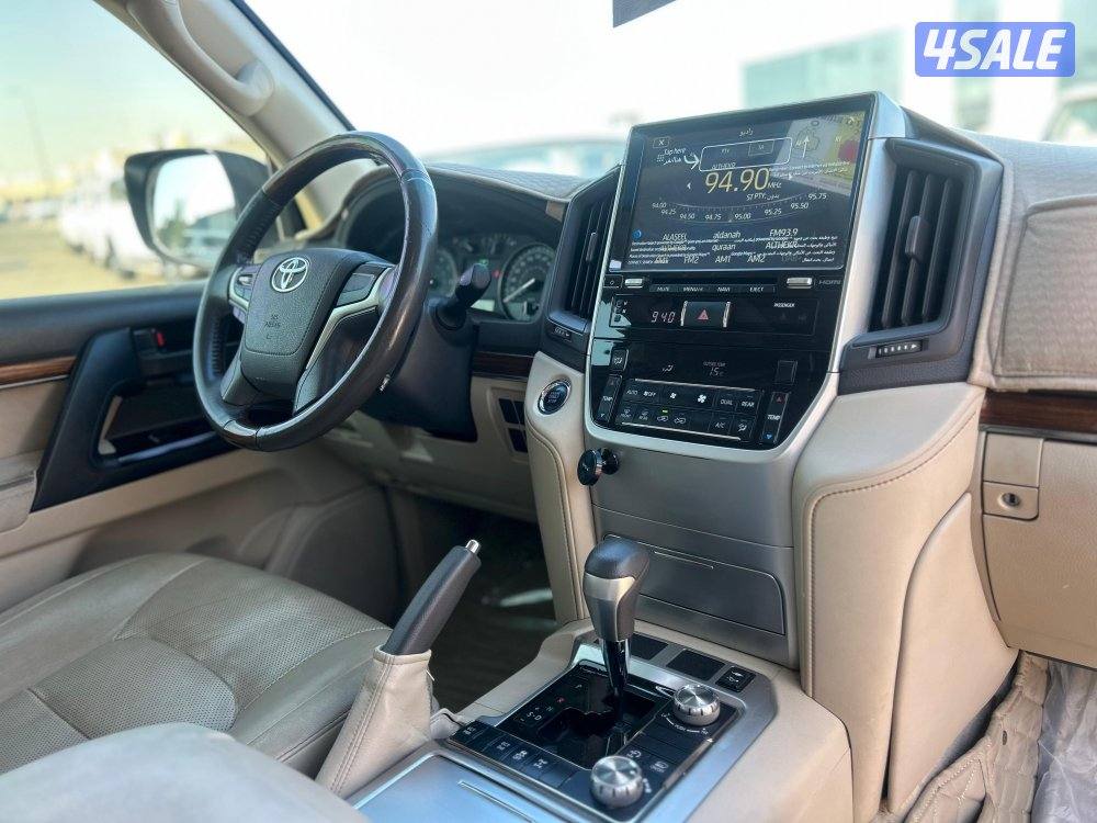 تويوتا لاند كروزر GX.R-V8
موديل 2018
ماشى 208.000 k.m
واردالساير.6