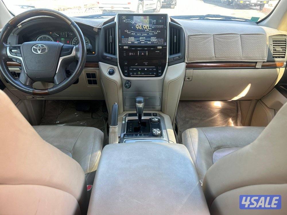 تويوتا لاند كروزر GX.R-V8
موديل 2018
ماشى 208.000 k.m
واردالساير.7