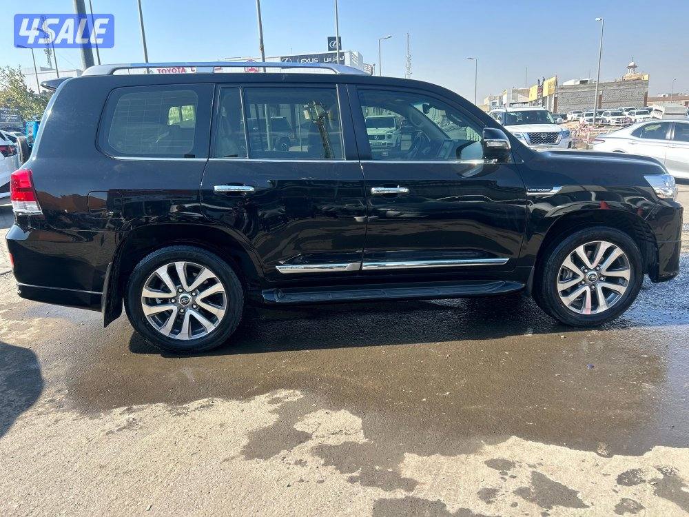 تويوتا لاند كروزر VX.R_V8-5.7 
موديل 2020
ماشى 199.000 k.m2
