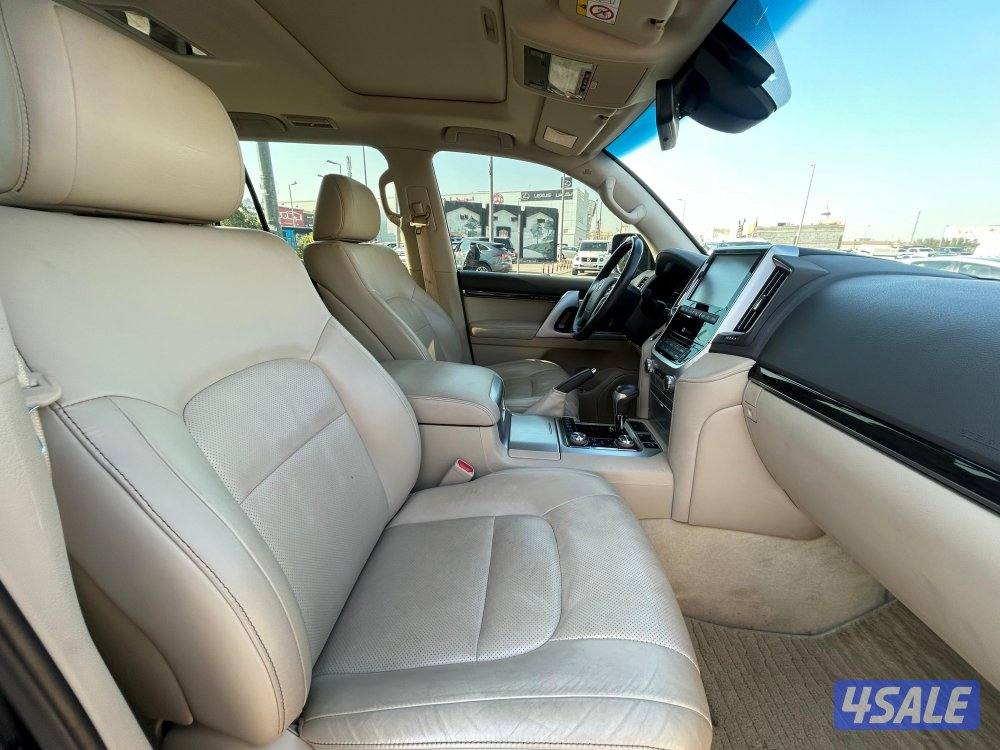 تويوتا لاند كروزر VX.R_V8-5.7 
موديل 2020
ماشى 199.000 k.m4