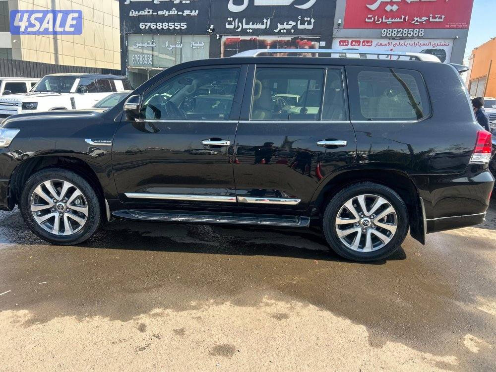 تويوتا لاند كروزر VX.R_V8-5.7 
موديل 2020
ماشى 199.000 k.m8
