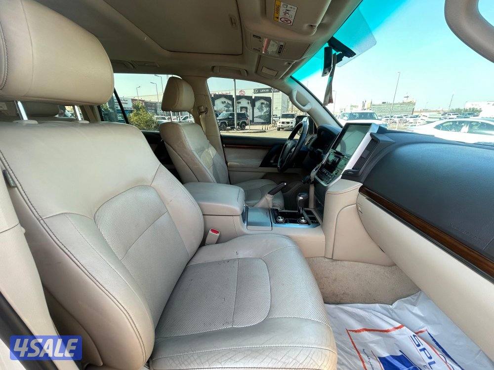 تويوتا لاند كروزر GX.R-V8
موديل 2018
ماشى 279.000 k.m
واردالساير4