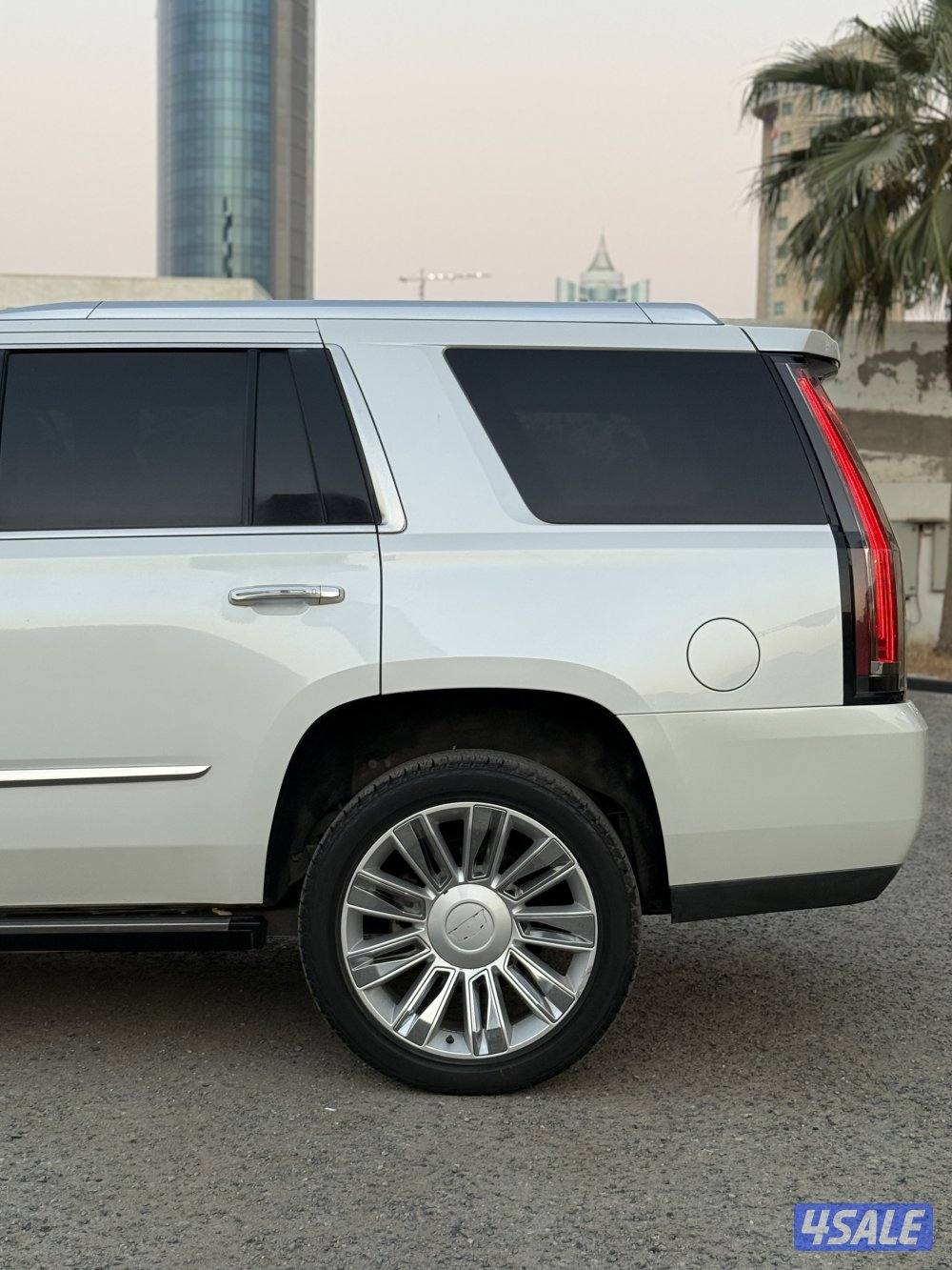 🔺كاديلاك إسكاليد بلاتنيوم 2016 الدرجه الاولى 🔺4