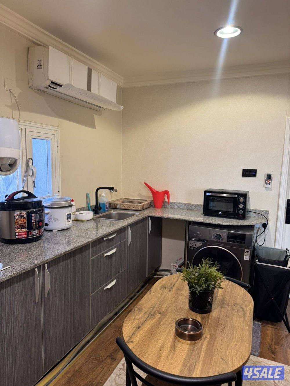 المهبوله قطعه 4 شارع / سالم صباح السالم عماره A1 الدور الثاني شقه رقم7