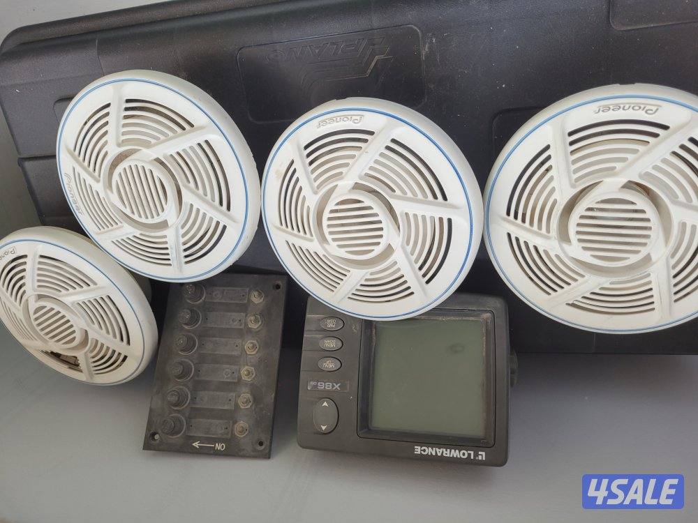 للبيع بلاد وسماعات ولوحة سويجات4