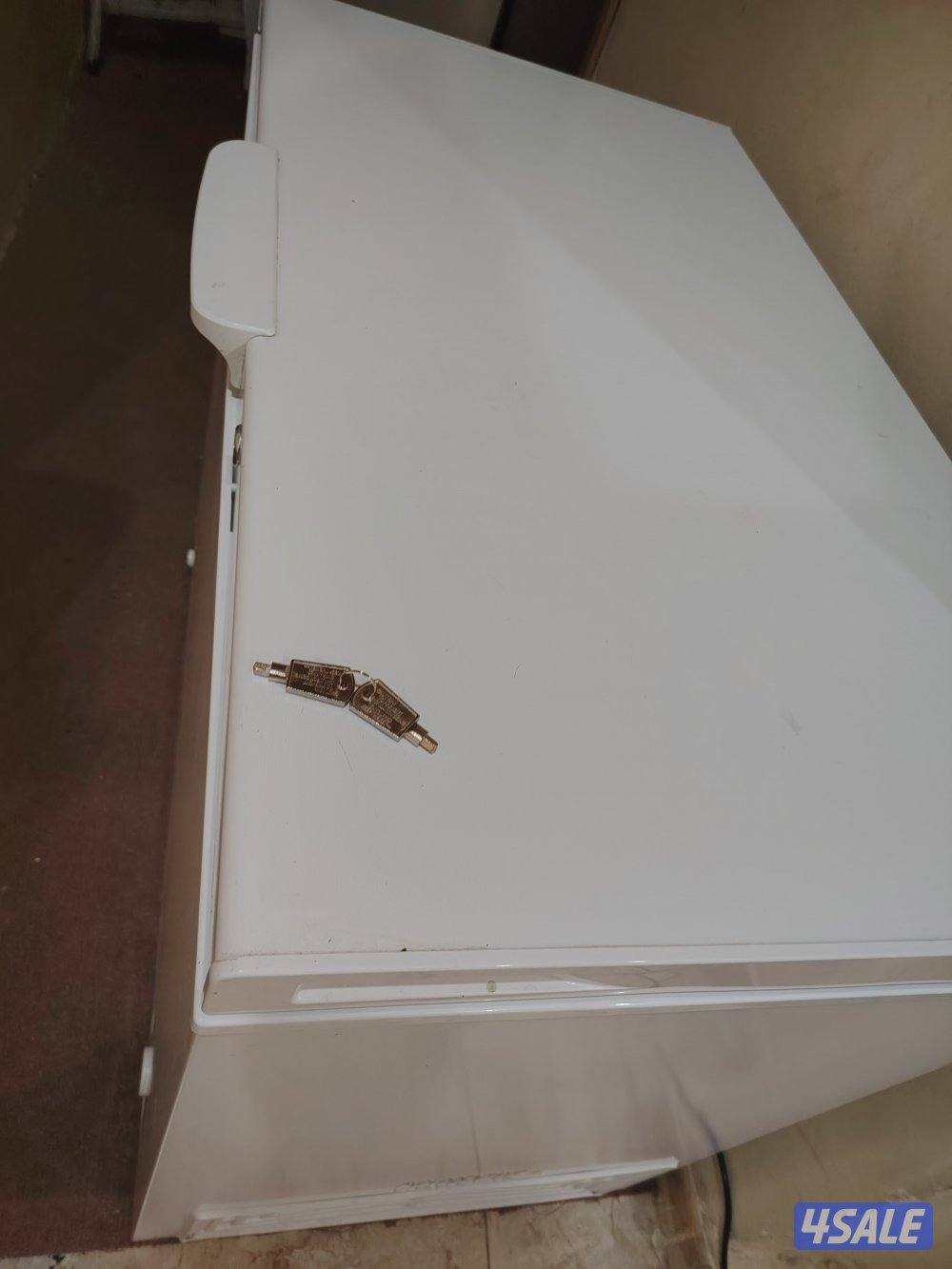 للبيع فريز مع مجموعة اغراض1