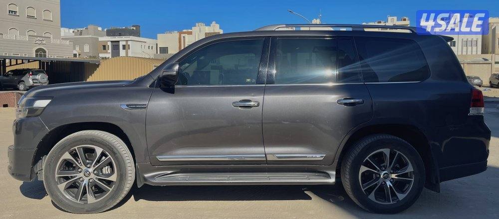 للبيع لاندكروز ٢٠٢٠ قراند تورينق8