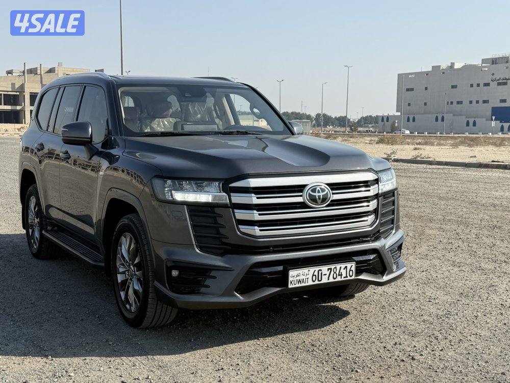 للبيع لاند كروزر 2022 GXR صبغ الوكاله0