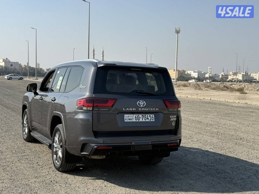 للبيع لاند كروزر 2022 GXR صبغ الوكاله2