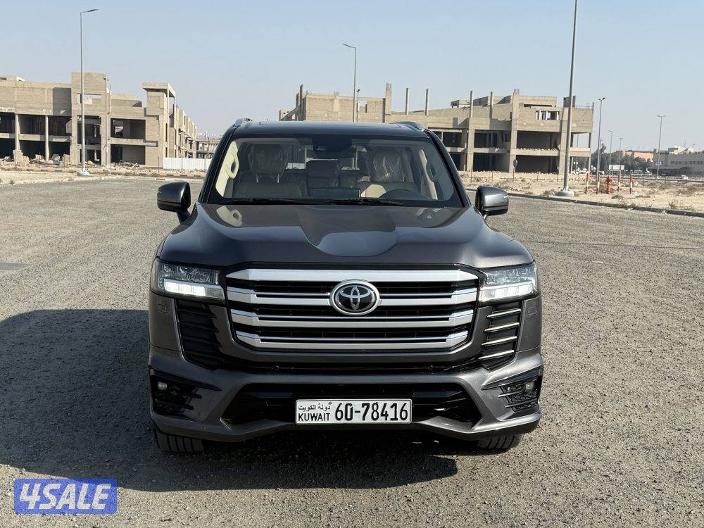 للبيع لاند كروزر 2022 GXR صبغ الوكاله3