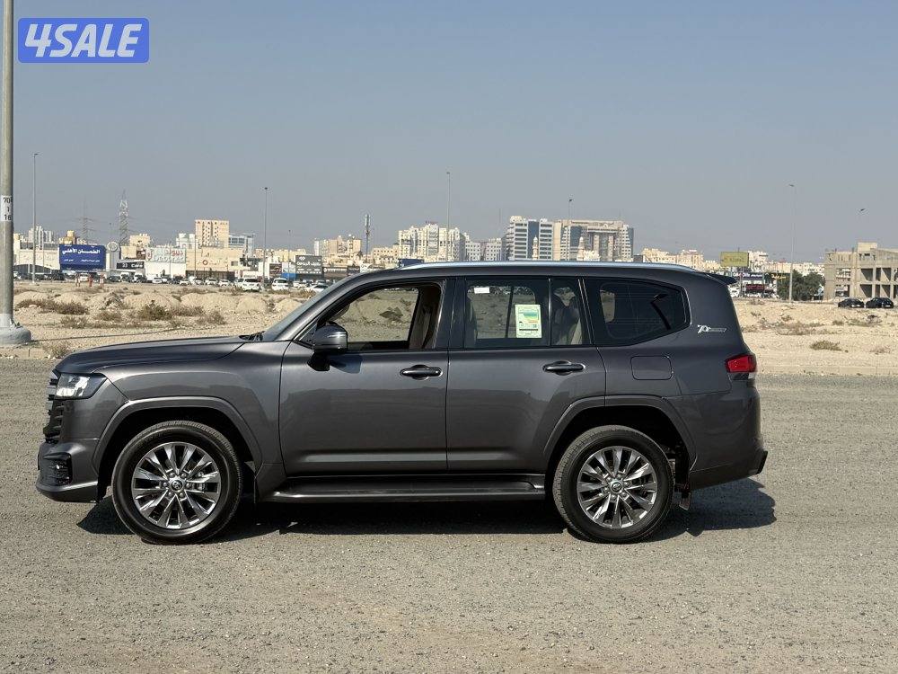 للبيع لاند كروزر 2022 GXR صبغ الوكاله4