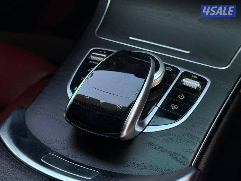 مرسيدسC200 (مواصفات خاصه) موديل2019 عداد86الف وارد الملا سيرفس متتظم9