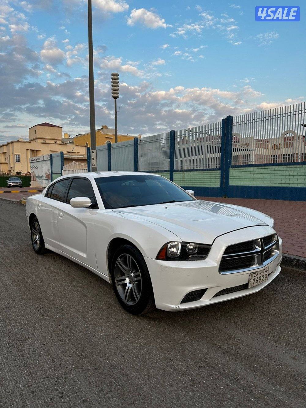 للبيع شارجر ٦ سلندر0