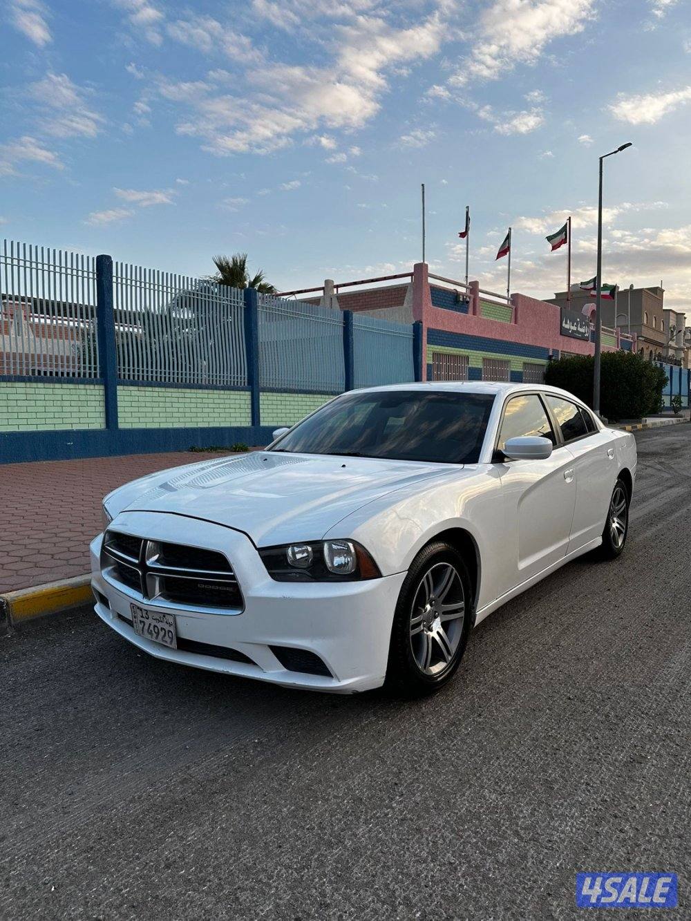 للبيع شارجر ٦ سلندر2