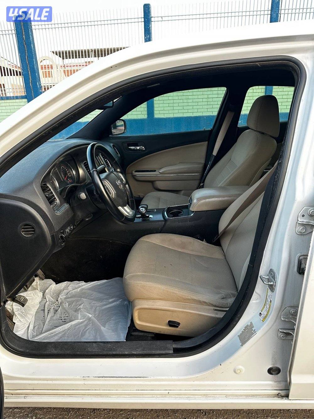 للبيع شارجر ٦ سلندر4