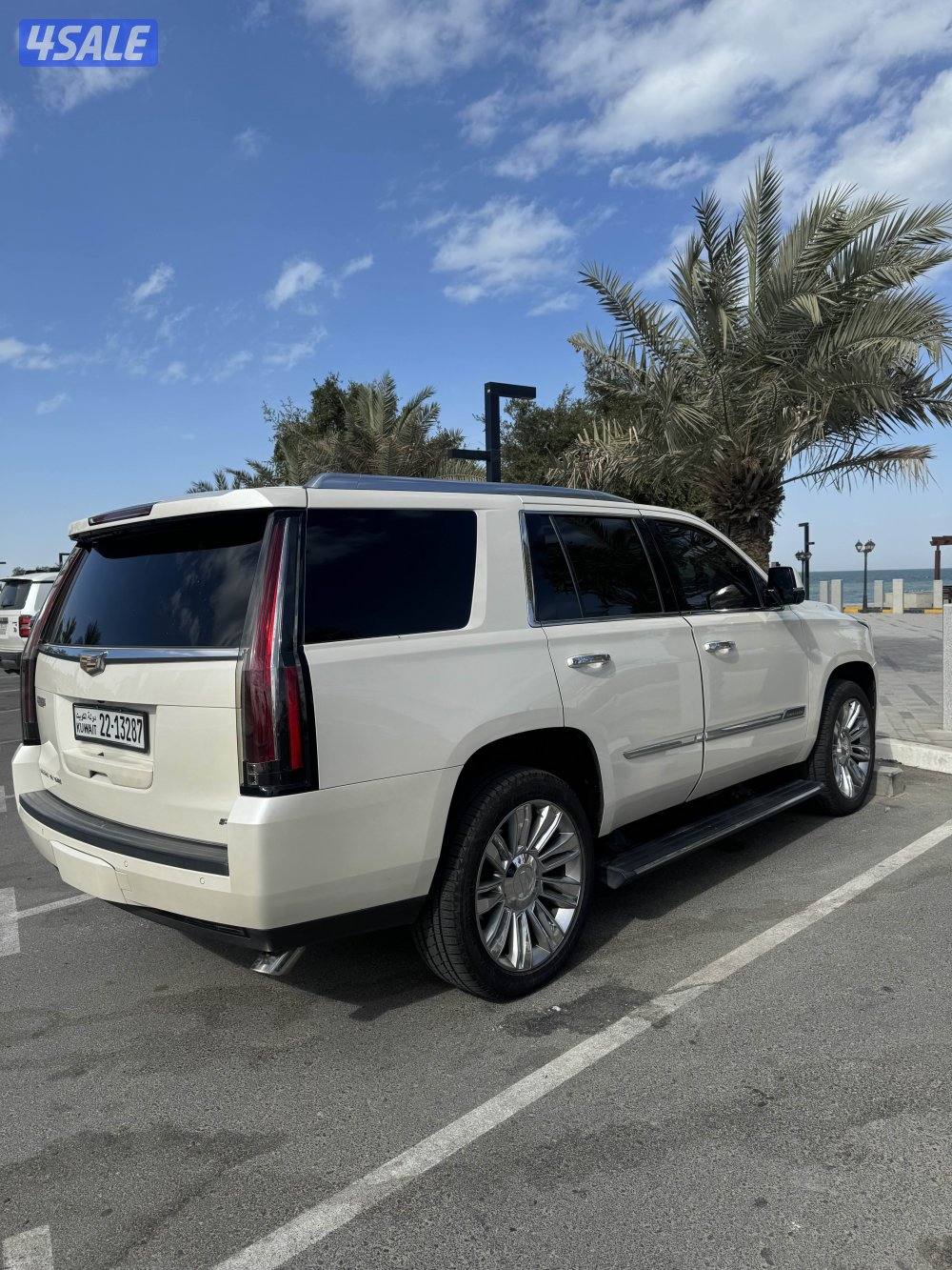 للبيع كاديلاك اسكاليد 2015 بلاتينيو اعلى فئه1