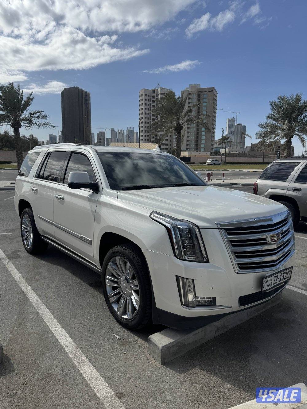 للبيع كاديلاك اسكاليد 2015 بلاتينيو اعلى فئه3